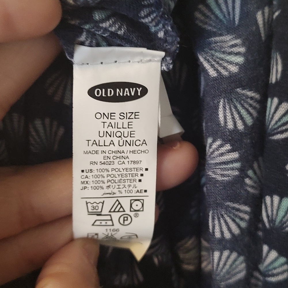 Old Navy Printed Infinity Scarf - Picture 3 of 3
